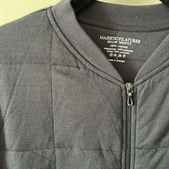 Zip up - Picture 2 of 5